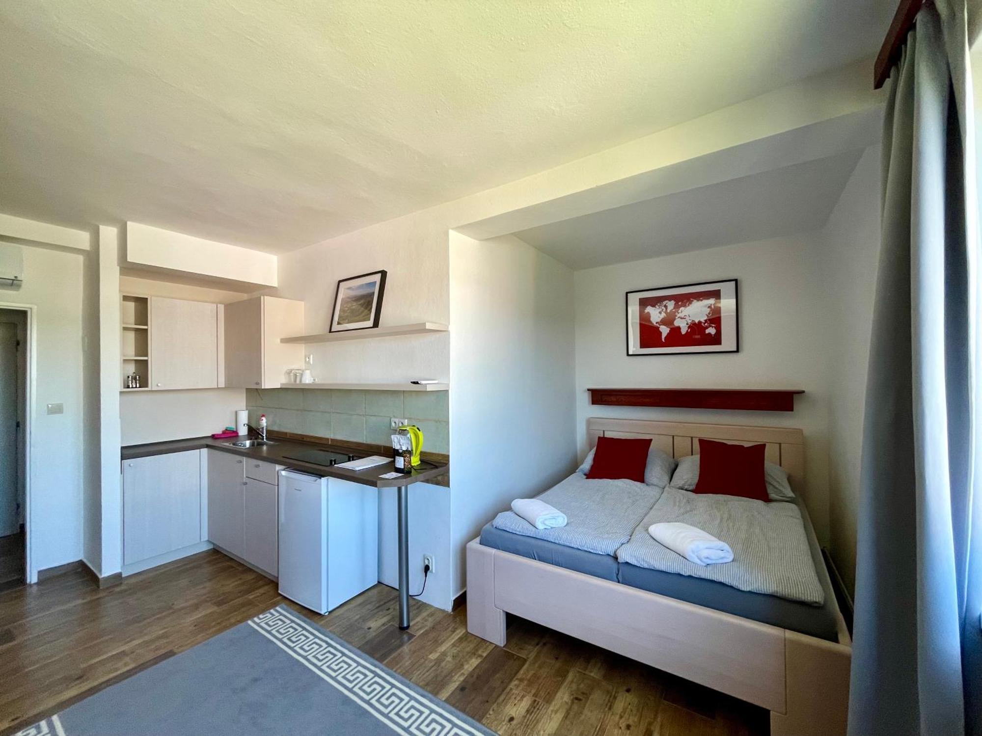 Penzion U Prehrady Luhacovice Room photo